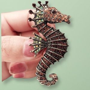 NWOT Rhinestone Seahorse Brooch